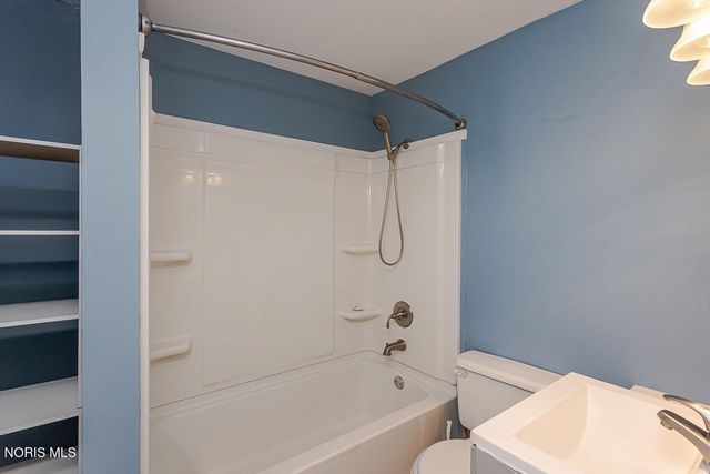 3916 Leybourn Avenue, Toledo, OH 43612