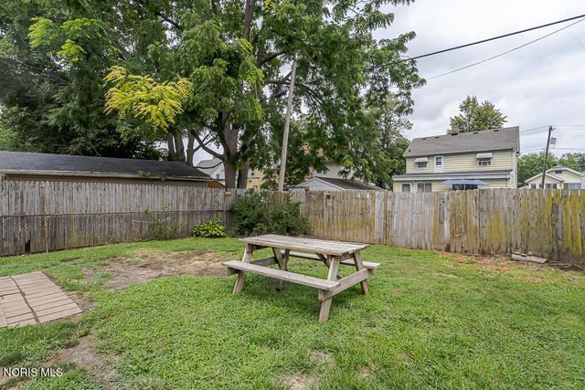 3916 Leybourn Avenue, Toledo, OH 43612
