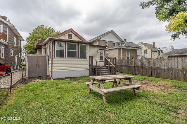 3916 Leybourn Avenue, Toledo, OH 43612