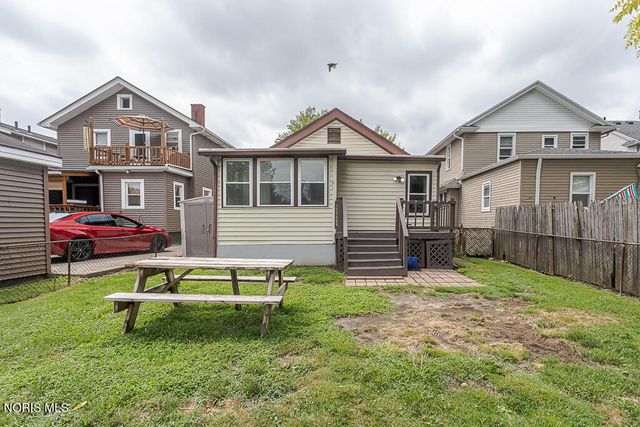 3916 Leybourn Avenue, Toledo, OH 43612