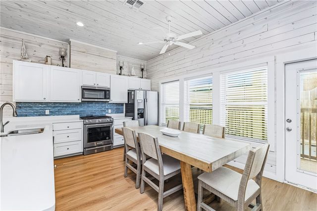 237 N Station St 5, Port Aransas, TX 78373