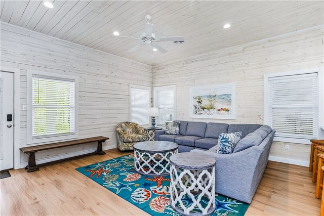 237 N Station St 5, Port Aransas, TX 78373