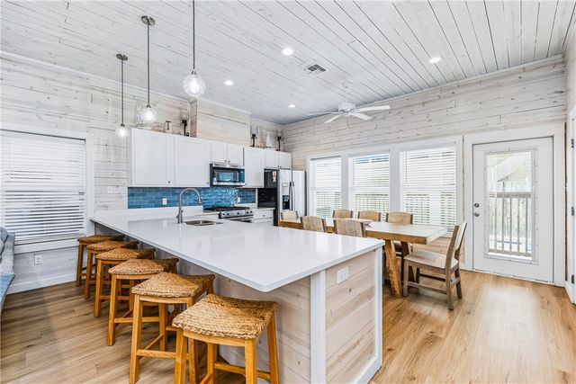 237 N Station St 5, Port Aransas, TX 78373