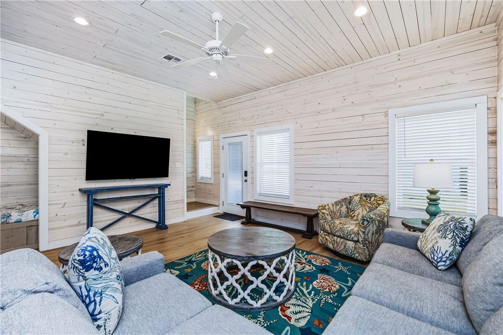 237 N Station St 5, Port Aransas, TX 78373 — photo 4