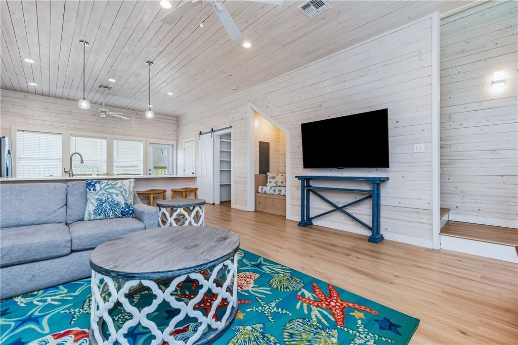 237 N Station St 5, Port Aransas, TX 78373 — photo 5