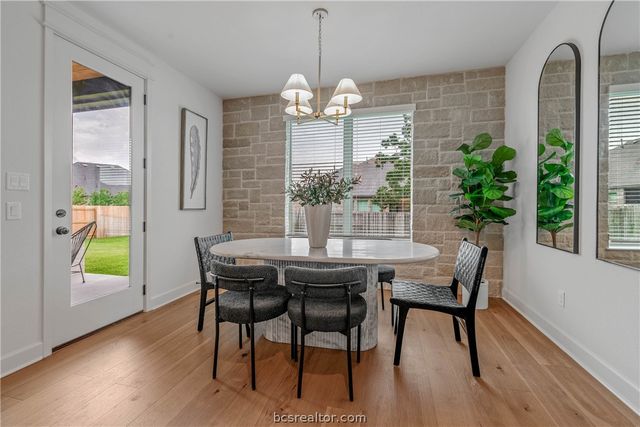 1800 Register Court, College Station, TX 77845