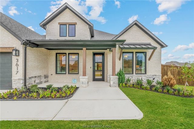 1800 Register Court, College Station, TX 77845
