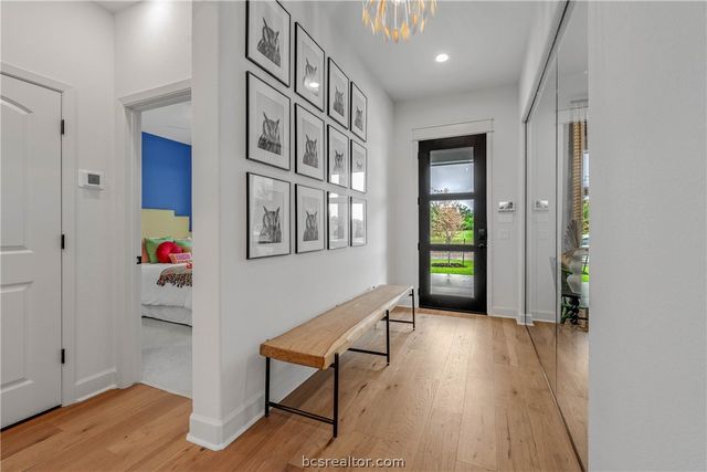 1800 Register Court, College Station, TX 77845