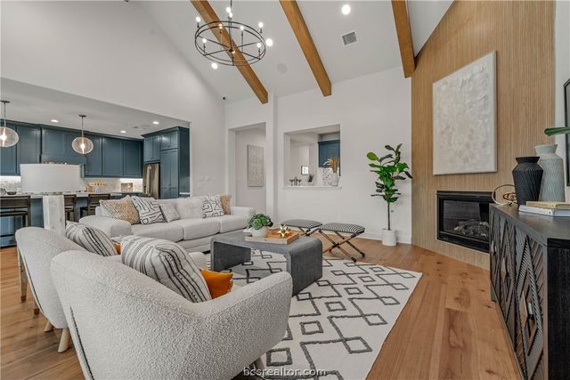 1800 Register Court, College Station, TX 77845