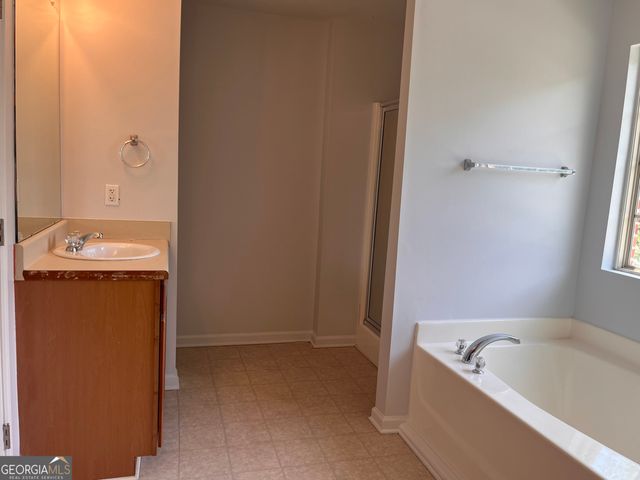 637 Pointe South Parkway, Jonesboro, GA 30238