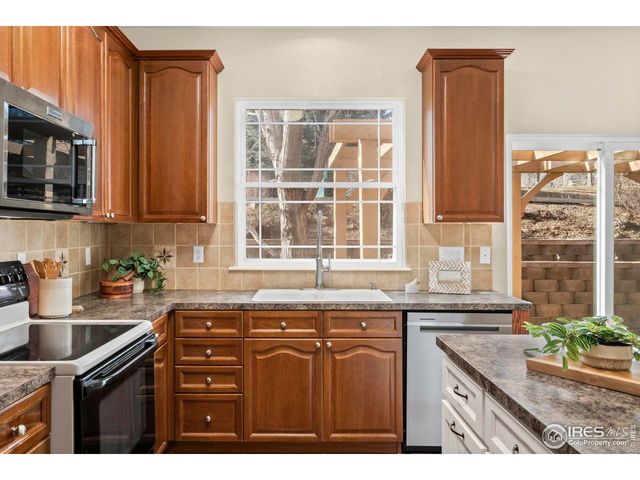 4025 Crawford Ct, Loveland, CO 80538