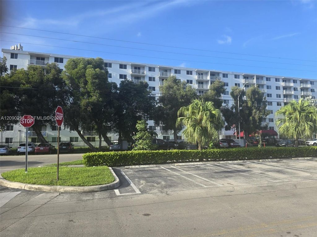 1251 NE 108th Street 718, Miami, FL 33161