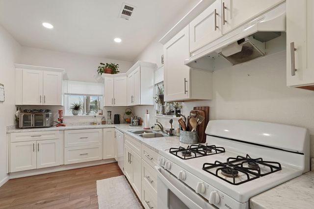 210 S Central Ave, Lodi, CA 95240