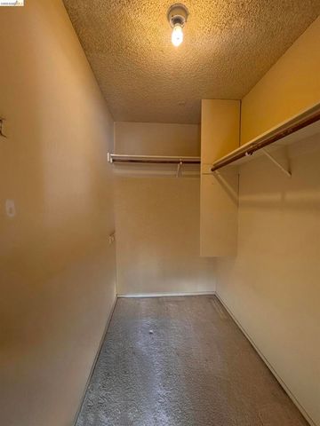 1427 Marchbanks Dr Apt 3, Walnut Creek, CA 94598