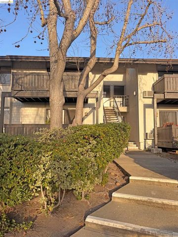 1427 Marchbanks Dr Apt 3, Walnut Creek, CA 94598