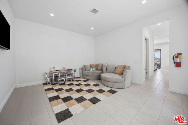 11800 W Tudor Court, Porter Ranch, CA 91326