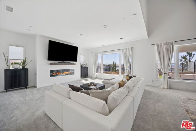 11800 W Tudor Court, Porter Ranch, CA 91326