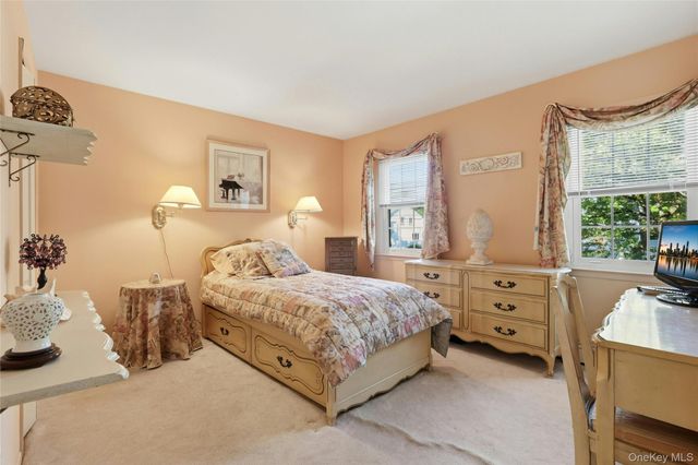 3 King Avenue, Melville, NY 11747