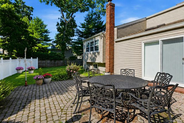 3 King Avenue, Melville, NY 11747