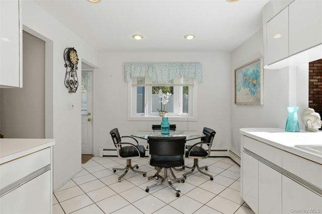 3 King Avenue, Melville, NY 11747