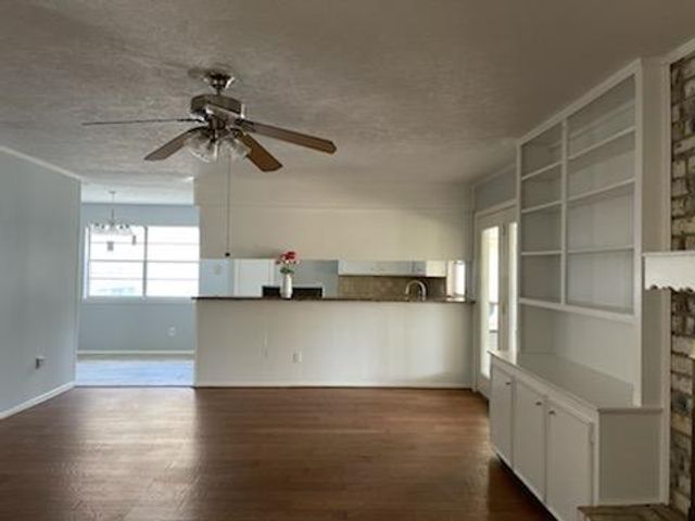 1326 Barrowgate Drive, Sugar Land, TX 77498