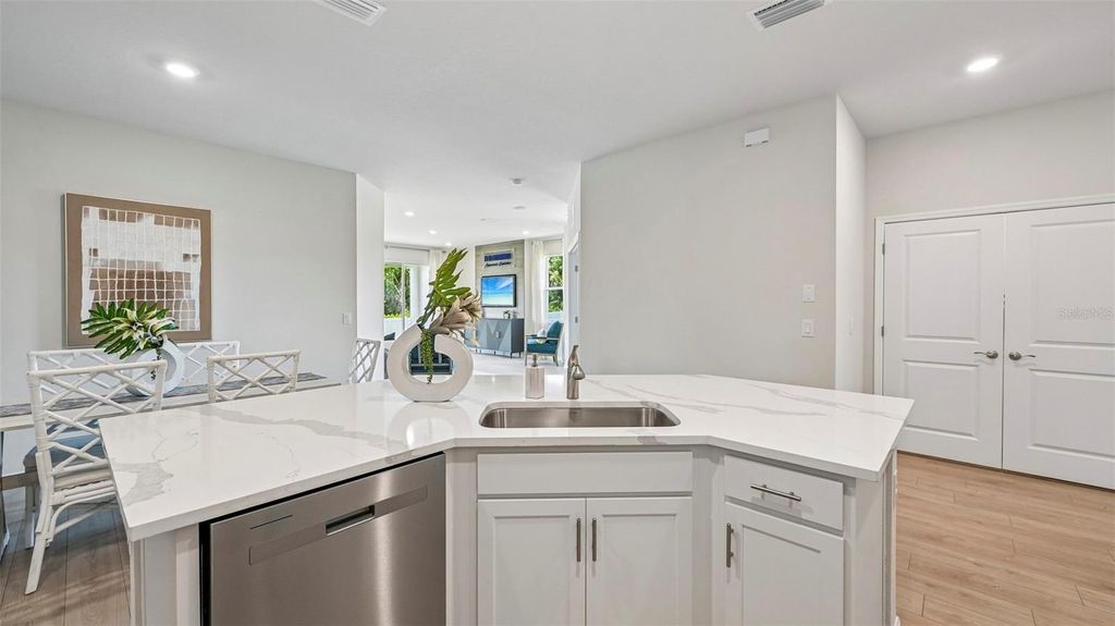 Image 7 of property listing at 309 157TH COURT E, Bradenton, FL 34212