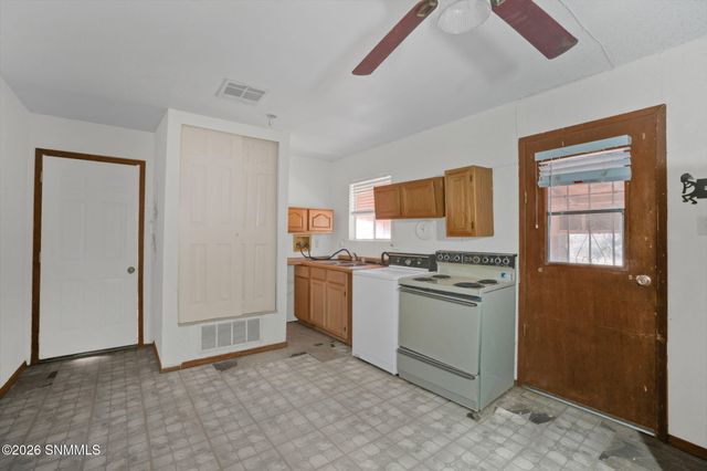 6101 Chula Vista Road, Las Cruces, NM 88012