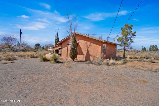 6101 Chula Vista Road, Las Cruces, NM 88012