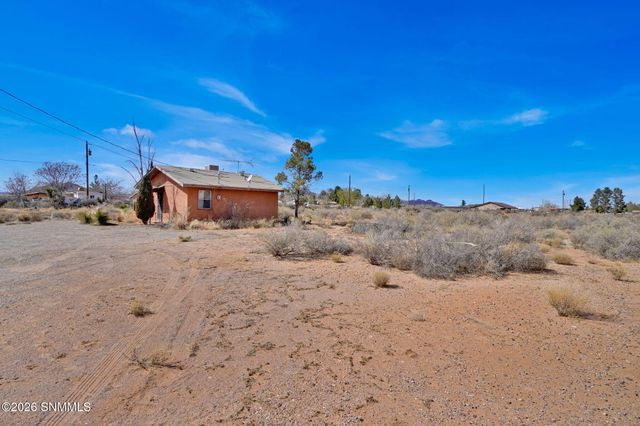6101 Chula Vista Road, Las Cruces, NM 88012