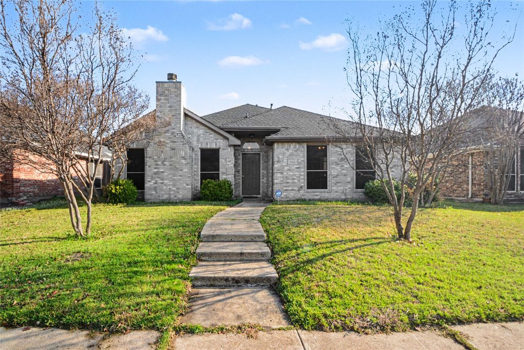 2532 Spring Rain Drive, Mesquite, TX 75181