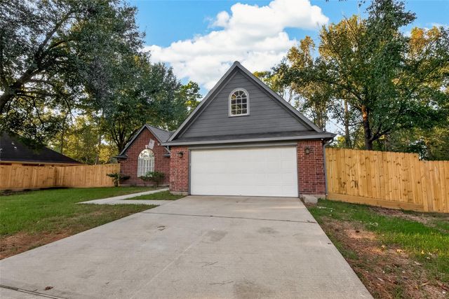 7318 Ramblewood Drive, Magnolia, TX 77354
