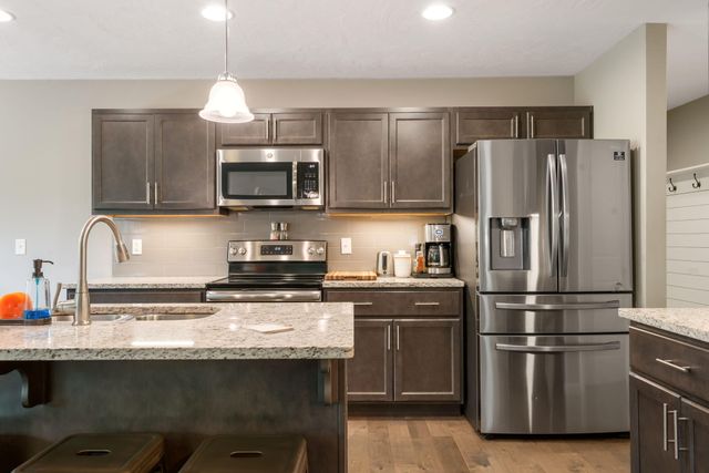 1093 E Lakota Street, Nixa, MO 65714