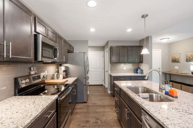 1093 E Lakota Street, Nixa, MO 65714