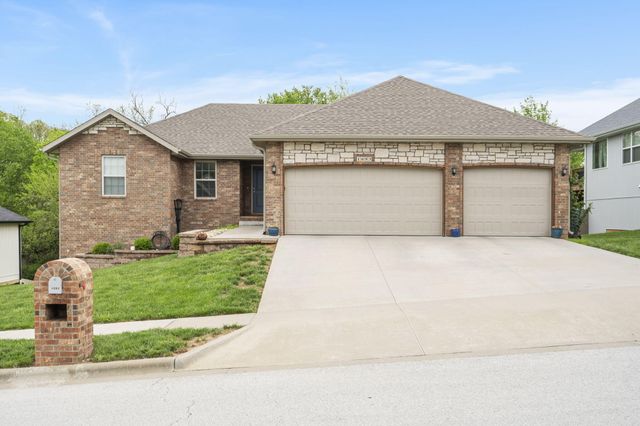 1093 E Lakota Street, Nixa, MO 65714