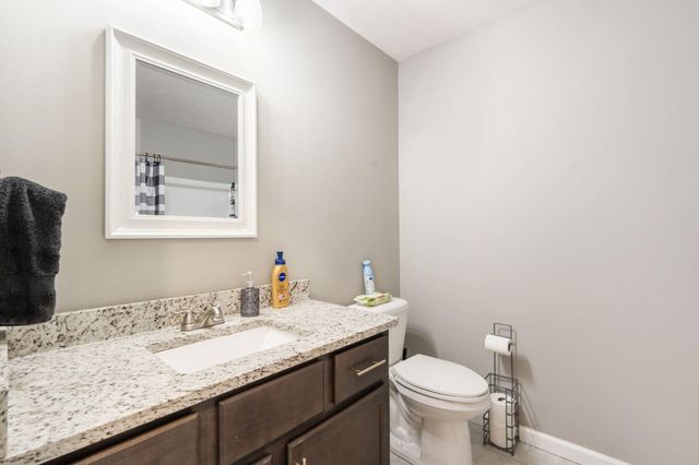 1093 E Lakota Street, Nixa, MO 65714