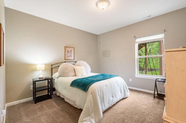 1093 E Lakota Street, Nixa, MO 65714