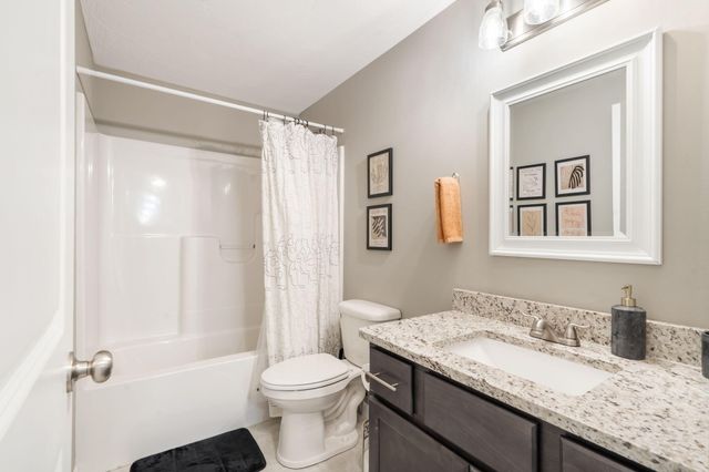 1093 E Lakota Street, Nixa, MO 65714