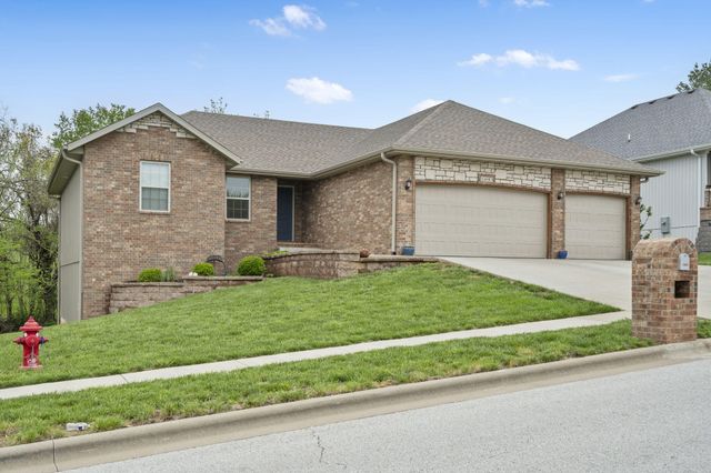 1093 E Lakota Street, Nixa, MO 65714