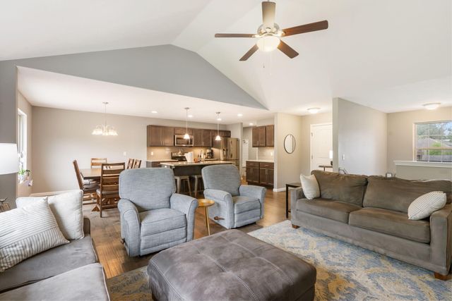 1093 E Lakota Street, Nixa, MO 65714