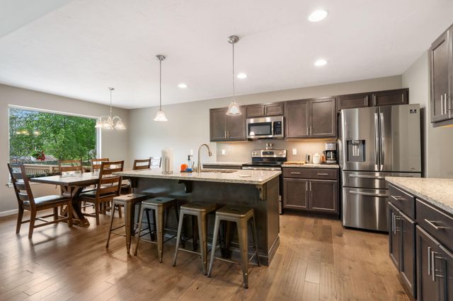 1093 E Lakota Street, Nixa, MO 65714