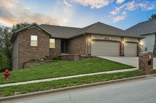 1093 E Lakota Street, Nixa, MO 65714