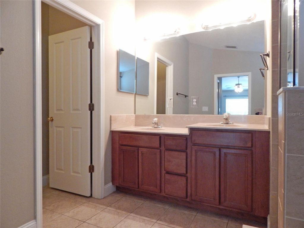 Image 19 of property listing at 6519 BRIDGECREST DRIVE, Lithia, FL 33547