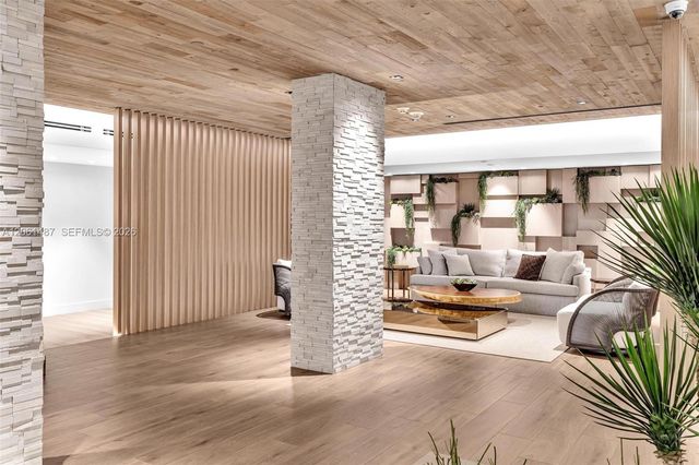 2301 E Collins Ave 1543, Miami Beach, FL 33139