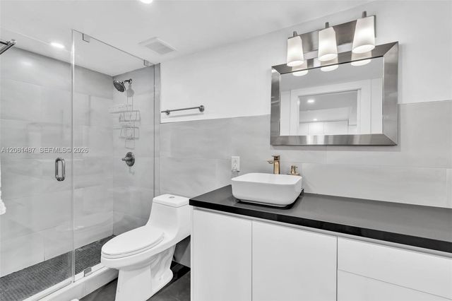 2301 E Collins Ave 1543, Miami Beach, FL 33139