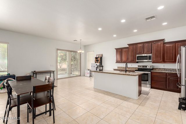 4740 E PEACH TREE Drive, Chandler, AZ 85249