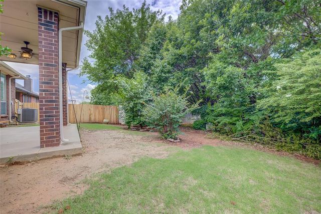 913 Elm Creek Drive, Moore, OK 73160