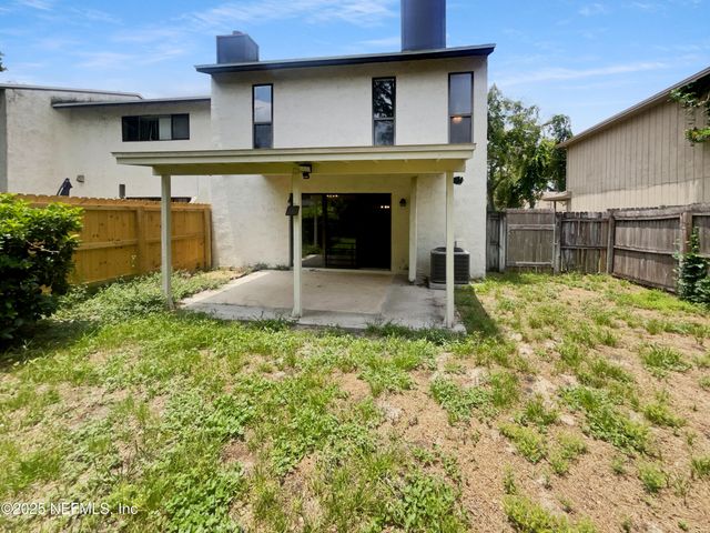 1127 ROMAINE Circle W, Jacksonville, FL 32225