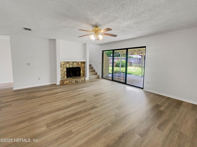 1127 ROMAINE Circle W, Jacksonville, FL 32225