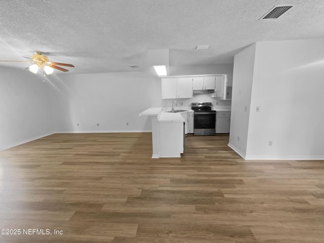 1127 ROMAINE Circle W, Jacksonville, FL 32225