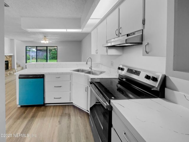 1127 ROMAINE Circle W, Jacksonville, FL 32225
